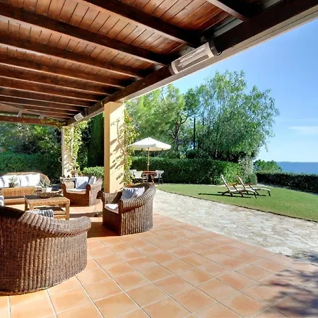 Private Paradise In Greece Vila