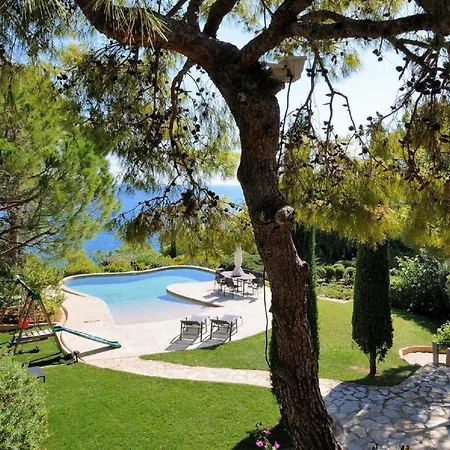 Private Paradise In Greece * Karafotaíika